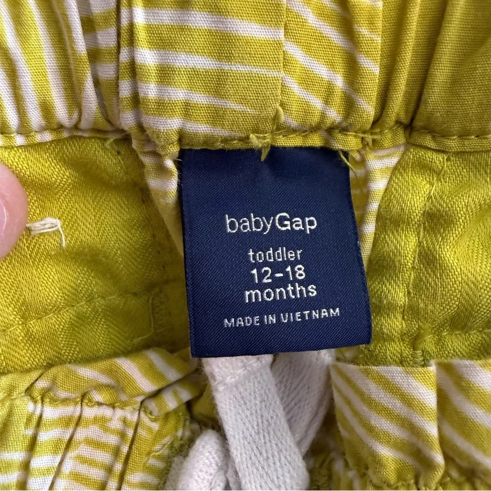 GAP Kids Green Leaf‎ Print Shorts